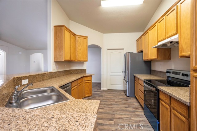 Detail Gallery Image 10 of 26 For 2476 N Drake Ave, Merced,  CA 95348 - 4 Beds | 2 Baths