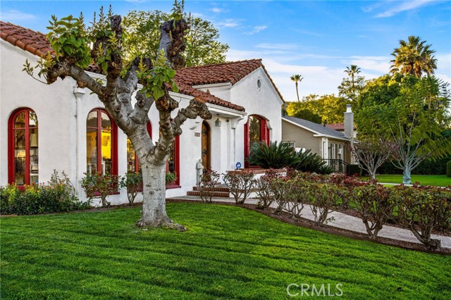 Detail Gallery Image 3 of 53 For 4202 University, Riverside,  CA 92501 - 4 Beds | 3 Baths