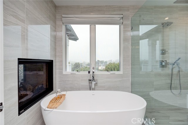 665 19th Street, Manhattan Beach, California 90266, 5 Bedrooms Bedrooms, ,7 BathroomsBathrooms,Residential,Sold,19th,SB22011803