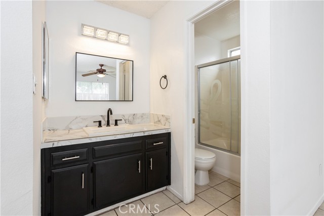 Detail Gallery Image 18 of 33 For 5905 Stone Bridge Ln, Bakersfield,  CA 93313 - 4 Beds | 2 Baths