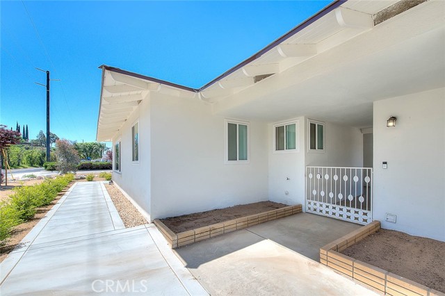 Detail Gallery Image 4 of 51 For 35694 Sierra Ln, Yucaipa,  CA 92399 - 3 Beds | 2 Baths