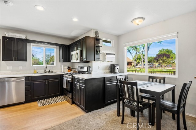 Detail Gallery Image 9 of 33 For 5204 Ensenada, Atascadero,  CA 93422 - 2 Beds | 2 Baths