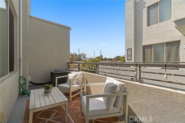 Detail Gallery Image 11 of 31 For 12913 Mission #108,  Hawthorne,  CA 90250 - 2 Beds | 2/1 Baths