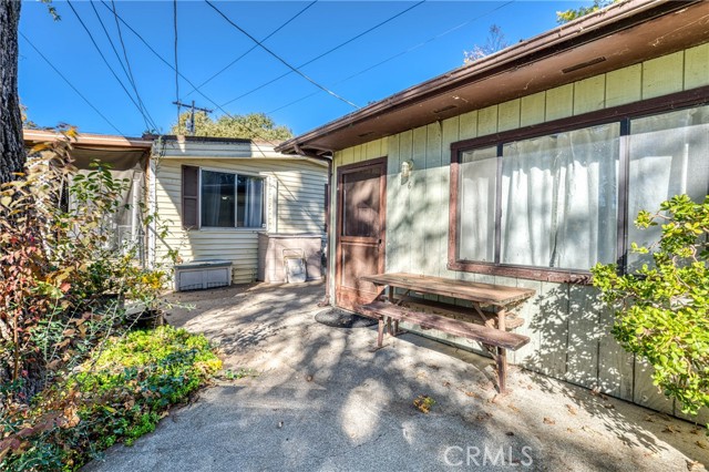 Detail Gallery Image 3 of 35 For 14051 - 14043 Lakeshore Dr #5 & 6,  Clearlake,  CA 95422 - 2 Beds | 2 Baths