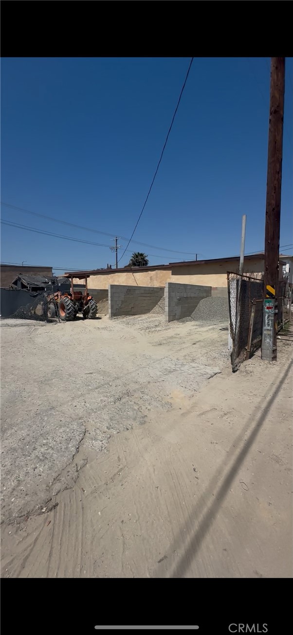 8920 Avalon Boulevard, Los Angeles CA: https://media.crmls.org/medias/ade67750-62c8-4615-8daa-4e5b214d5709.jpg