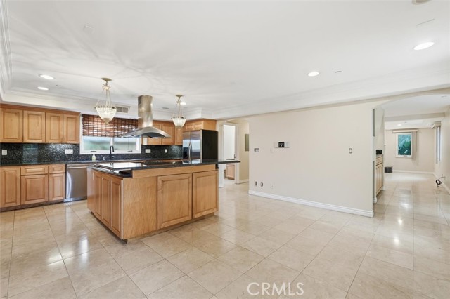 Detail Gallery Image 5 of 49 For 233 S Irena #1,  Redondo Beach,  CA 90277 - 4 Beds | 3 Baths