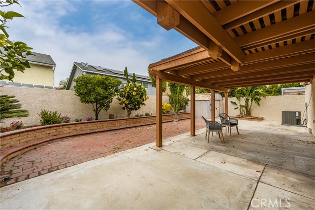 2545 E Lark Ellen Lane, Anaheim CA: https://media.crmls.org/medias/ade81458-6a6e-47ef-b952-db6533b7d157.jpg