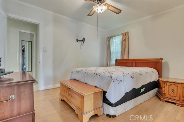 8148 Madison Avenue, South Gate CA: https://media.crmls.org/medias/ade95394-faa3-4a5d-b147-59f1827f15ce.jpg