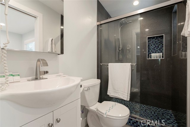 Detail Gallery Image 15 of 43 For 18033 Duncan St, Encino,  CA 91316 - 3 Beds | 2 Baths