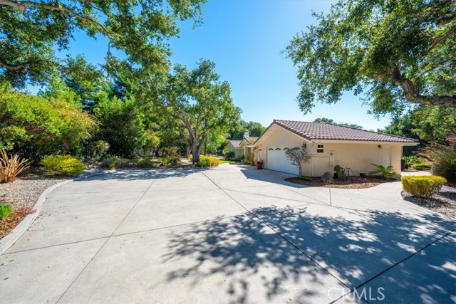 629 Shelter Ridge Place, Nipomo CA: https://media.crmls.org/medias/adeac13c-dafe-4e56-a2b7-6e19cdc5e517.jpg