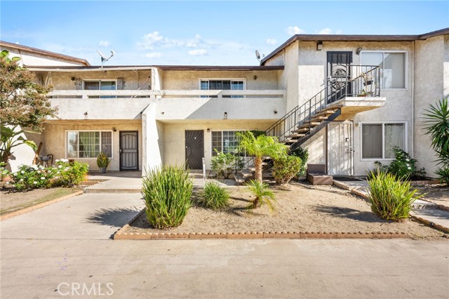 Detail Gallery Image 4 of 41 For 17425 Arrow Bl #8,  Fontana,  CA 92335 - 2 Beds | 1/1 Baths