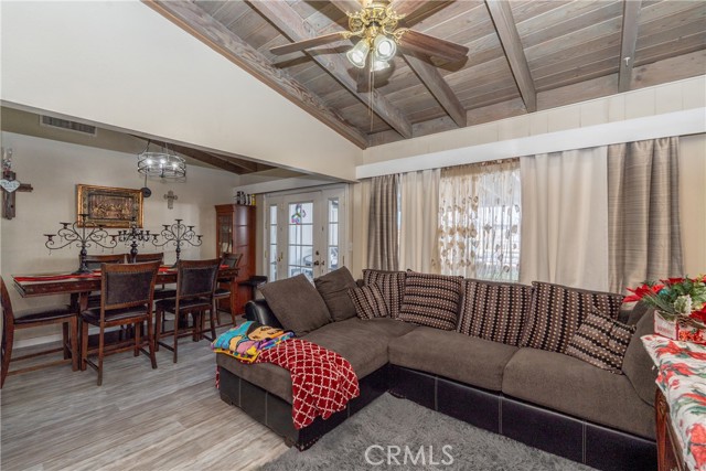 Detail Gallery Image 9 of 48 For 16464 Desert Knoll Dr, Victorville,  CA 92395 - 3 Beds | 3 Baths