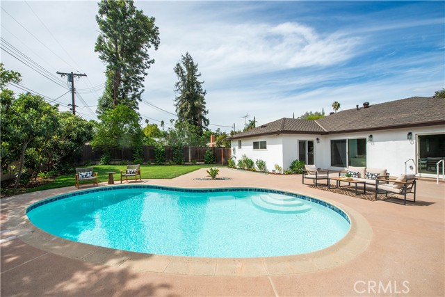 Detail Gallery Image 21 of 25 For 22330 Mobile St, Woodland Hills,  CA 91304 - 4 Beds | 2/1 Baths