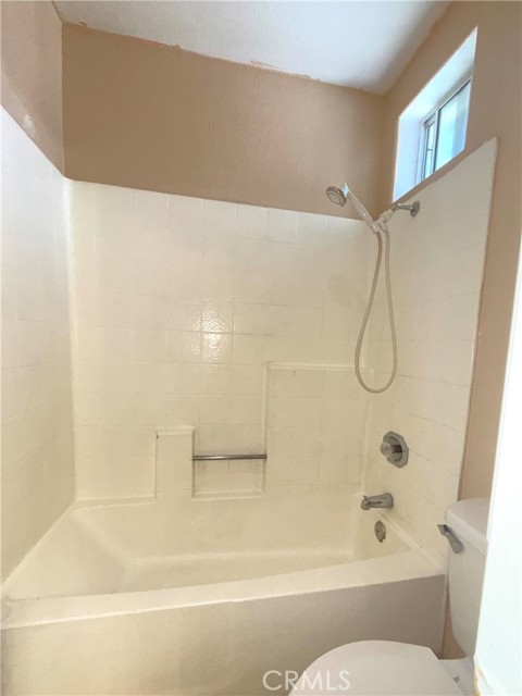 Detail Gallery Image 11 of 12 For 22500 Greenwich Ct, Moreno Valley,  CA 92553 - 4 Beds | 3/1 Baths