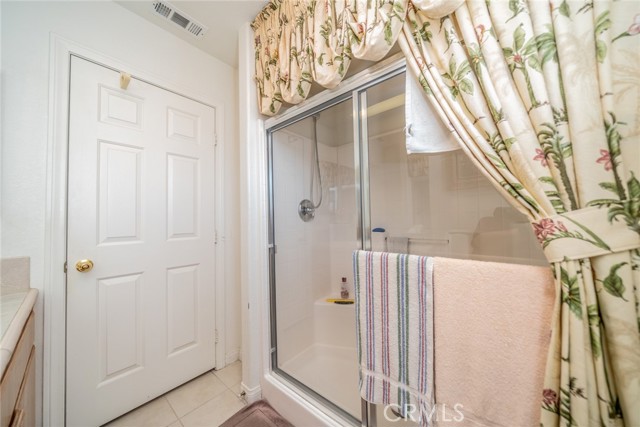 Detail Gallery Image 33 of 46 For 15982 Holly Brook Ln, Victorville,  CA 92395 - 4 Beds | 3 Baths