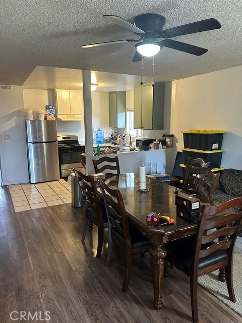 201 W Raymond Street, Compton CA: https://media.crmls.org/medias/adee7119-91d2-4969-a1cb-163040f4efa0.jpg