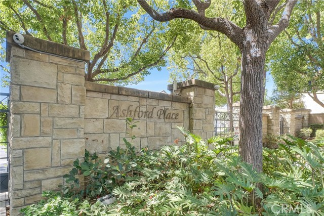 15 Birchwood, Irvine CA: https://media.crmls.org/medias/adef0518-be37-4b47-9259-54423ae410c3.jpg