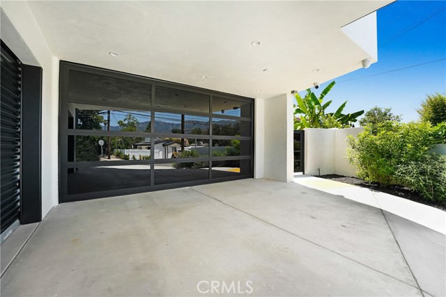 4036 Rosemont Avenue, Montrose CA: https://media.crmls.org/medias/adef39fa-e69b-4bd7-af45-9e1f8cc423b9.jpg