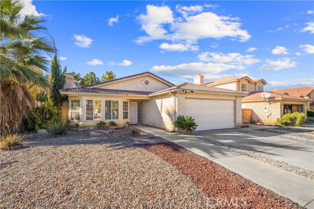 Detail Gallery Image 2 of 20 For 43815 Silver Bow Rd, Lancaster,  CA 93535 - 3 Beds | 2 Baths