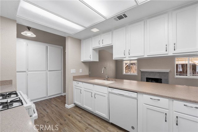 4633 Dowel Avenue, Palmdale CA: https://media.crmls.org/medias/adeffd37-abd4-4b6b-a7dd-29db15b372ee.jpg