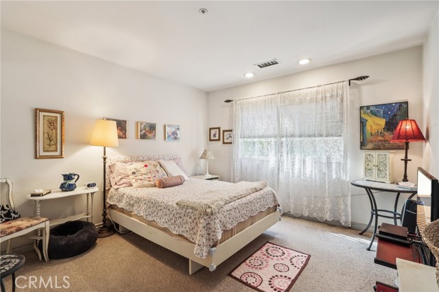 Detail Gallery Image 15 of 28 For 925 N Valley St, Burbank,  CA 91505 - 3 Beds | 2 Baths