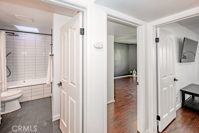 Detail Gallery Image 15 of 34 For 10926 Moorpark St #6,  Toluca Lake,  CA 91602 - 2 Beds | 2 Baths