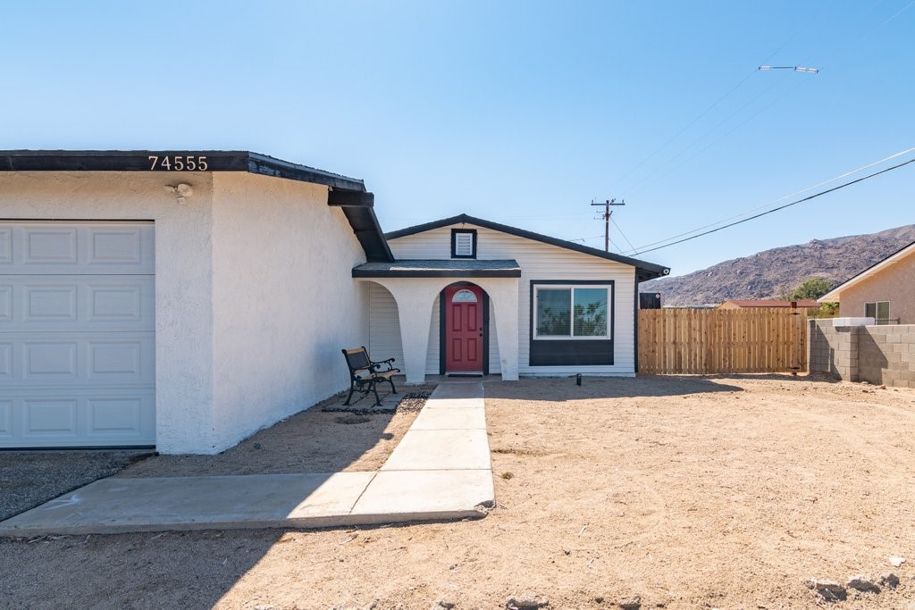 Detail Gallery Image 1 of 21 For 74555 Sunrise Dr, Twentynine Palms,  CA 92277 - 3 Beds | 2 Baths