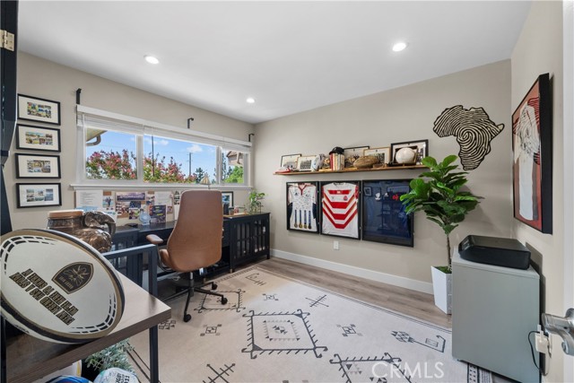 Detail Gallery Image 27 of 45 For 10214 Larwin Ave #3,  Chatsworth,  CA 91311 - 4 Beds | 3 Baths