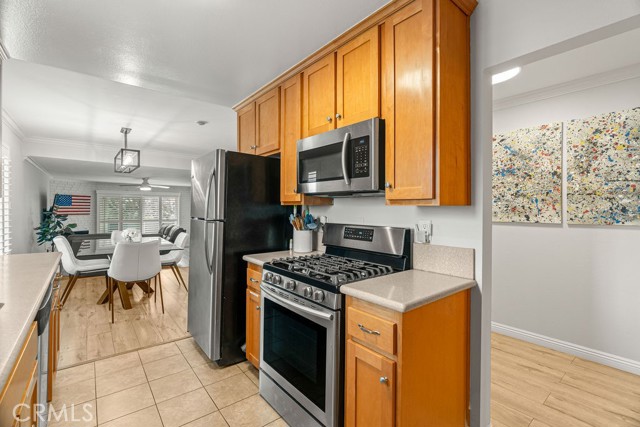 Detail Gallery Image 8 of 36 For 1321 Beryl St #101,  Redondo Beach,  CA 90277 - 3 Beds | 2/1 Baths