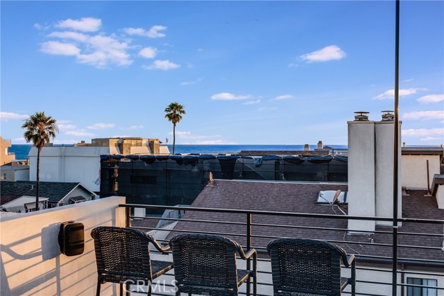 57 7th Street, Hermosa Beach, California 90254, 4 Bedrooms Bedrooms, ,4 BathroomsBathrooms,Residential,Sold,7th,SB22133341