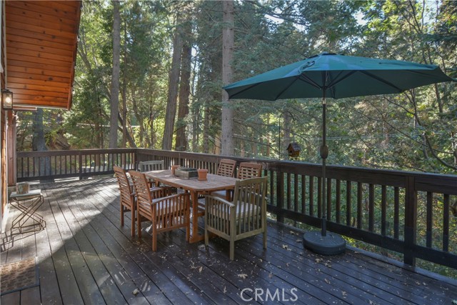 Detail Gallery Image 7 of 37 For 27942 Rainbow Dr, Lake Arrowhead,  CA 92352 - 3 Beds | 3/1 Baths