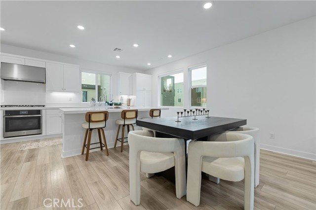 Detail Gallery Image 12 of 71 For 26799 Keystone Loop, Valencia,  CA 91381 - 3 Beds | 3 Baths