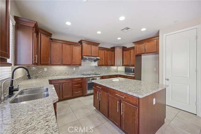 Detail Gallery Image 23 of 54 For 12221 Dewar Dr, Riverside,  CA 92505 - 4 Beds | 3 Baths