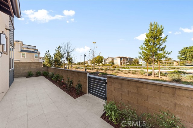 Detail Gallery Image 4 of 39 For 410 Lobata, Irvine,  CA 92618 - 4 Beds | 3/1 Baths