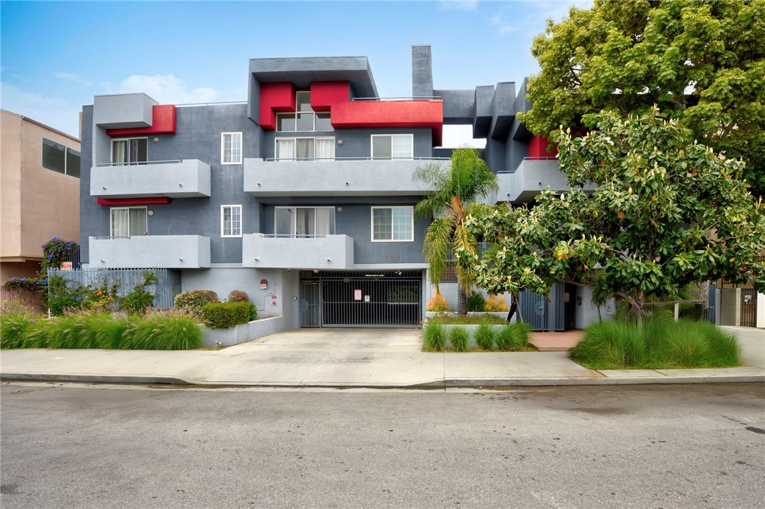Image 2 for 5051 Rosewood Ave #205, Los Angeles, CA 90004