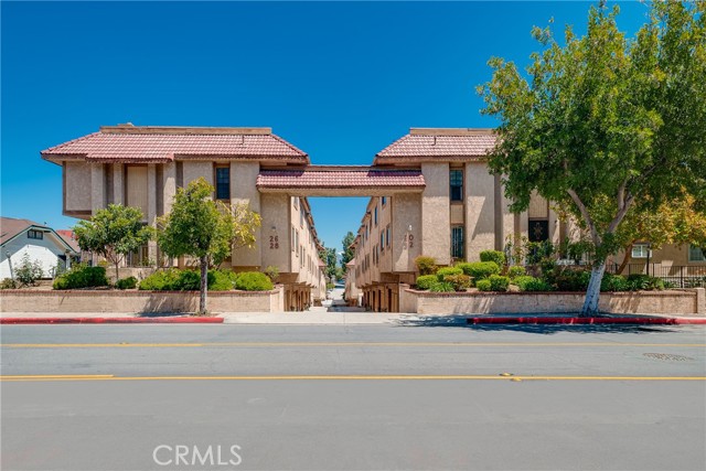 Detail Gallery Image 1 of 16 For 30 S Chapel Ave #C,  Alhambra,  CA 91801 - 3 Beds | 2/1 Baths