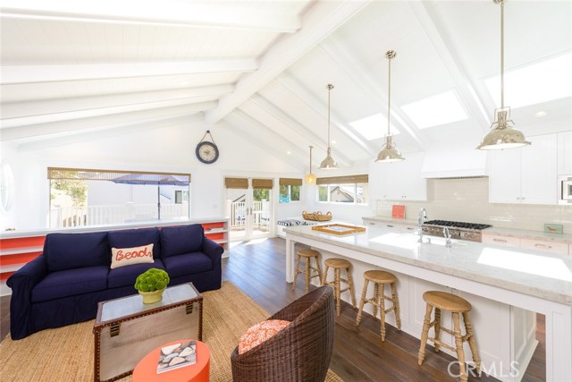 524 13th Street, Manhattan Beach CA: https://media.crmls.org/medias/adf66faf-79ad-4c22-8e8d-d2da2ddbbbb0.jpg