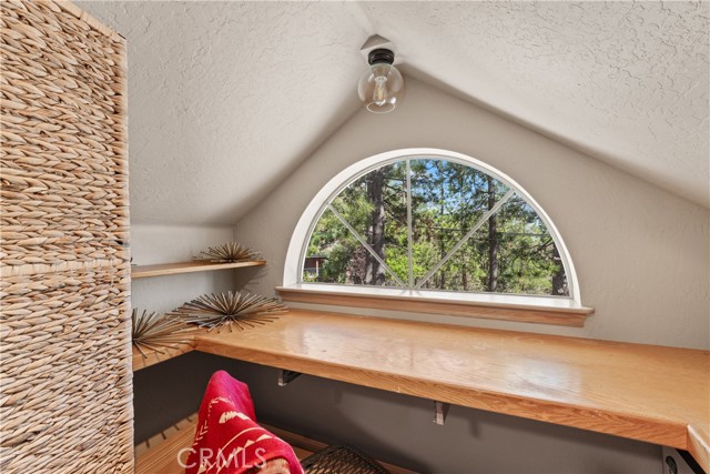 Detail Gallery Image 21 of 49 For 27847 St Bernard Ln, Lake Arrowhead,  CA 92352 - 3 Beds | 3 Baths