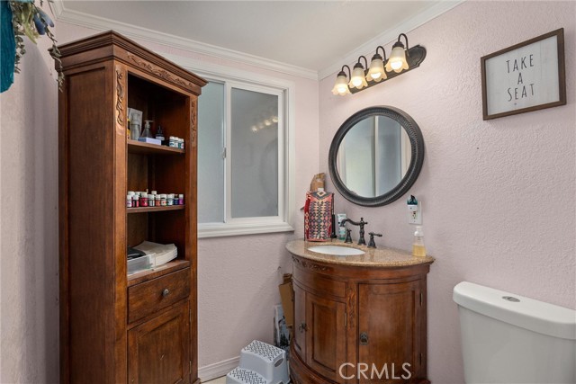 1225 Floral Avenue, Oroville CA: https://media.crmls.org/medias/adf6f1cc-881e-4955-8fed-0b06a66c8088.jpg