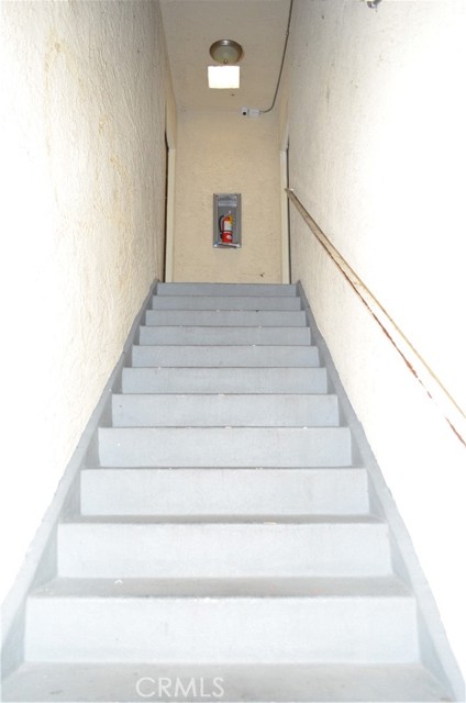 7028 Alabama Avenue, Canoga Park CA: https://media.crmls.org/medias/adf7c6f8-478e-41e2-8b6f-120ad3b392c1.jpg