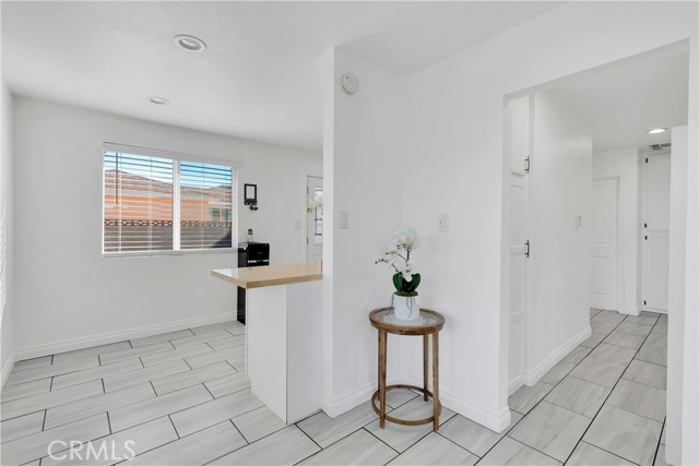 Detail Gallery Image 7 of 14 For 44347 Stanridge Ave, Lancaster,  CA 93535 - 3 Beds | 1 Baths