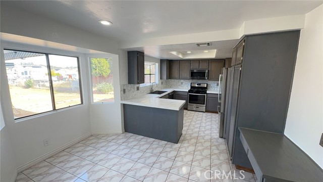 15030 Zieglinde Drive, Lake Elsinore CA: https://media.crmls.org/medias/adf90791-5138-4d57-a055-8076ddfe0ae6.jpg