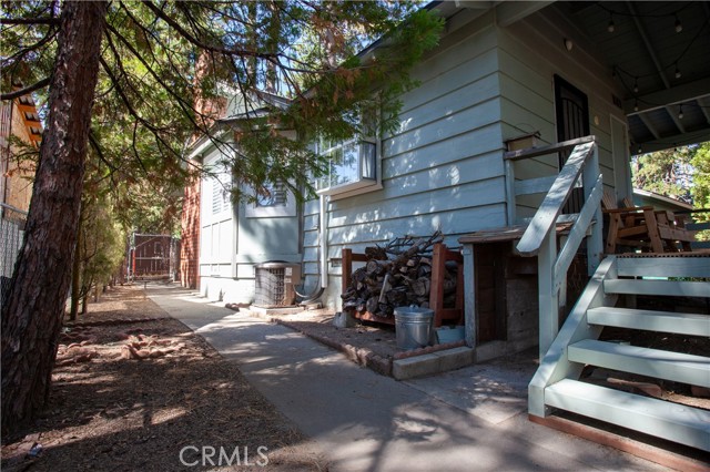 2359 Avian Way, Running Springs CA: https://media.crmls.org/medias/adf90c47-f863-48c1-ad6e-9e2ad176d2e4.jpg