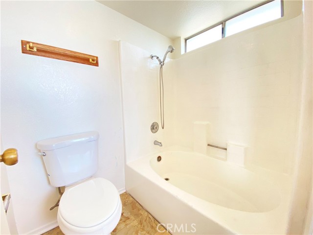 11369 Weinhart Court, Moreno Valley CA: https://media.crmls.org/medias/adf93480-4f26-495f-b2aa-d380d69d0e3d.jpg
