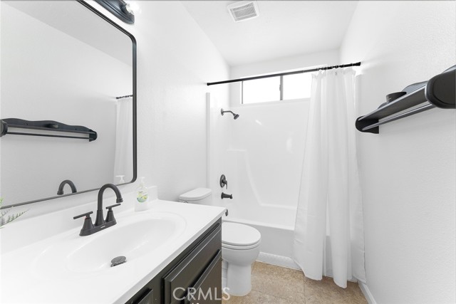 Detail Gallery Image 13 of 26 For 19961 Wrightwood Ct #26,  Yorba Linda,  CA 92886 - 3 Beds | 2 Baths