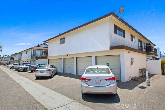 18702 Demion Lane, Huntington Beach CA: https://media.crmls.org/medias/adf93a18-5f1d-4011-90f6-5a27d7ade2be.jpg