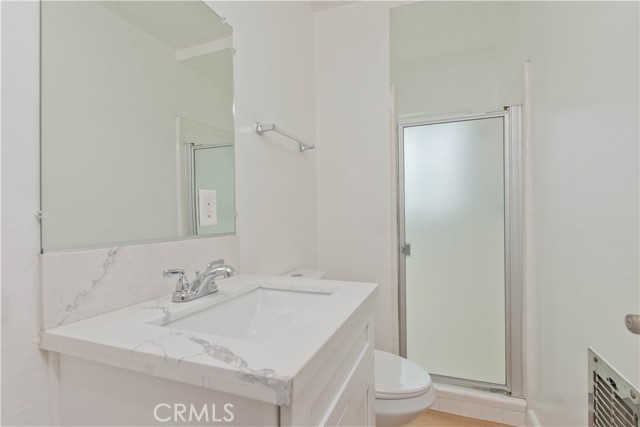 6335 Whitsett Avenue, Valley Glen CA: https://media.crmls.org/medias/adf98ad2-17f4-409d-a822-73c4685c3460.jpg