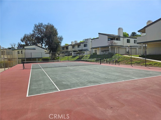 Detail Gallery Image 18 of 18 For 10566 Sunland Bld #1,  Sunland,  CA 91040 - 3 Beds | 2/1 Baths