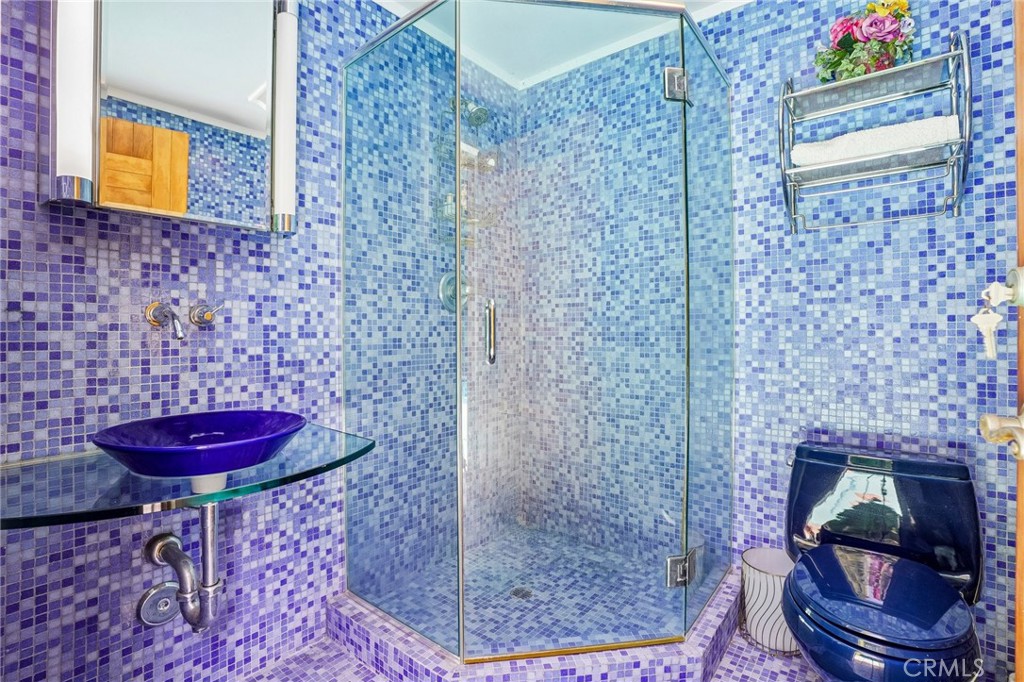 https://media.crmls.org/medias/adfd1b99-1e00-4c3c-80ca-ee66681a3df3.jpg?preset=X-Large