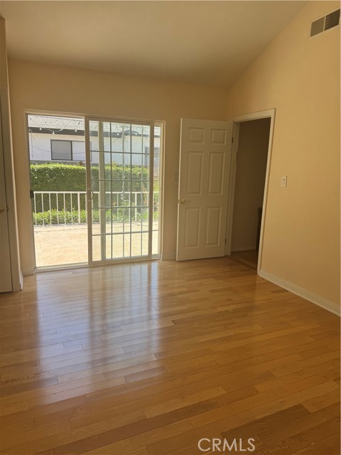 Detail Gallery Image 8 of 69 For 5118 Newcastle Ave, Encino,  CA 91316 - 3 Beds | 2 Baths
